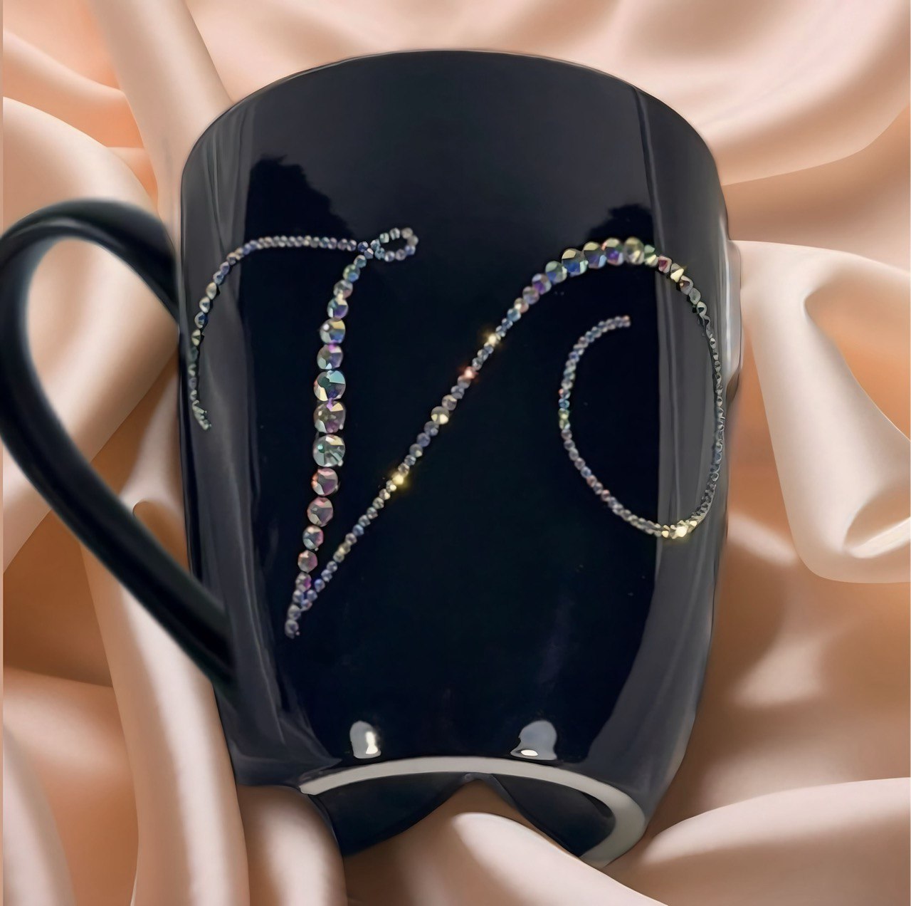 Name mug. Birthday gift for girlfriend, gift for mom, dad, friend. Mug with rhinestones.